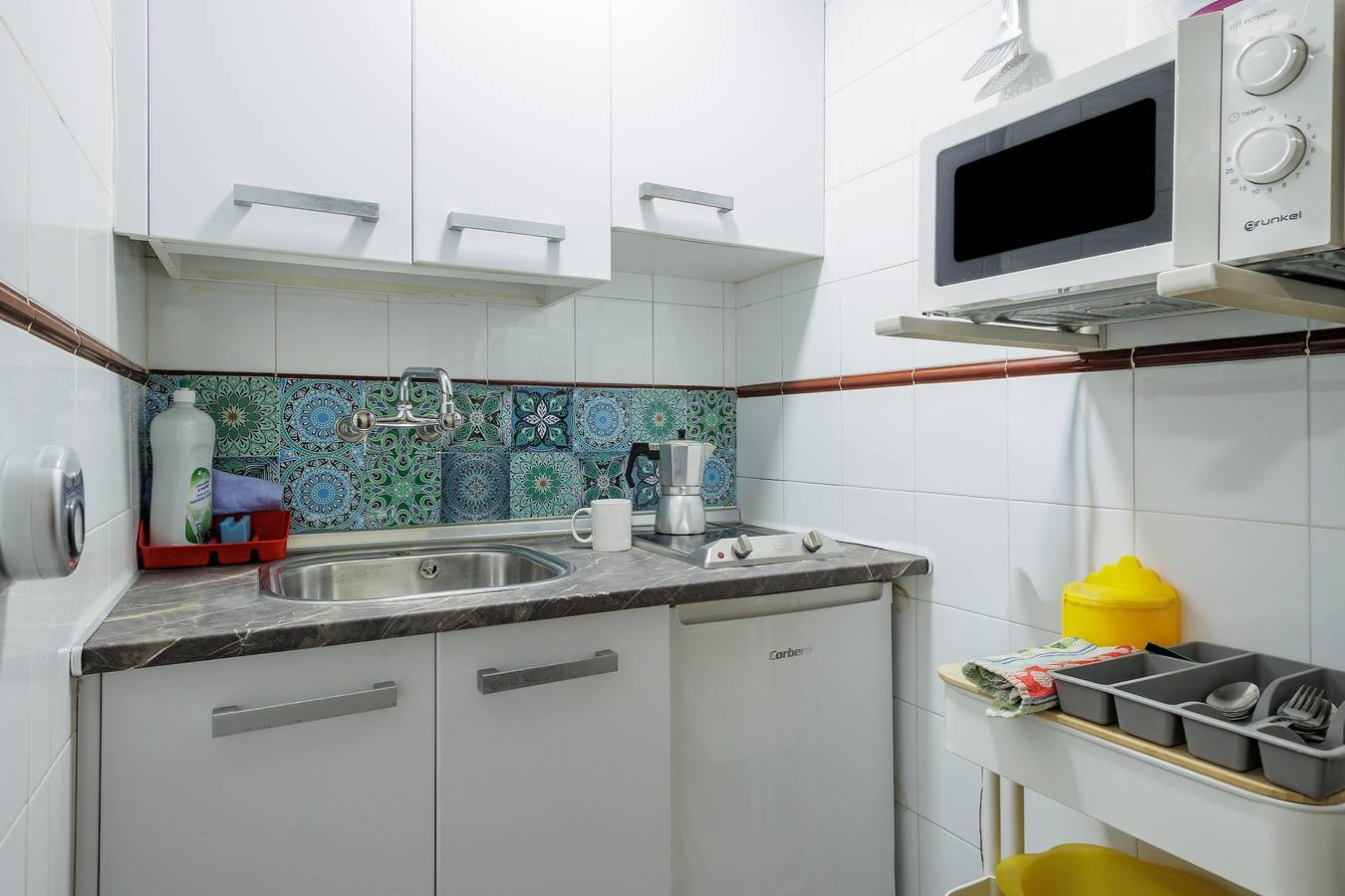 Entire apartment, 'Triana Centro Histórico' Apartment with Wi-Fi and Air Conditioning in Central Seville, Sevilla
