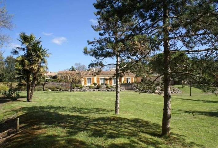 Villa pour 12 personnes, avec piscine et sauna ainsi que vue et jardin, animaux acceptés - 1