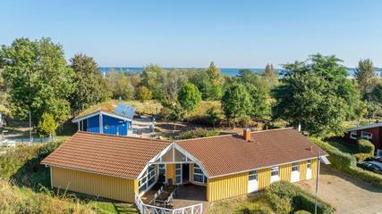 Ferienhaus für 10 Personen, mit Pool und Sauna sowie Garten und Whirlpool in der Lübecker Bucht
