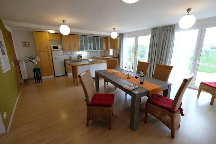Ferienhaus für 9 Personen, mit Balkon und Terrasse sowie Garten und Sauna in Velgast - 4