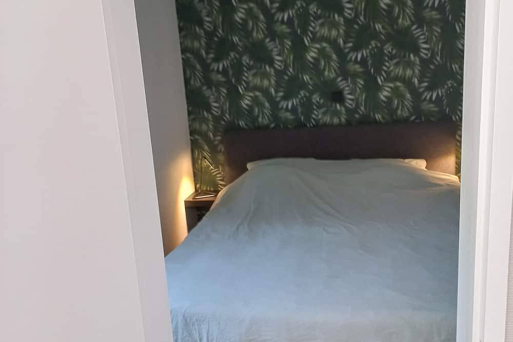 Nette vakantie woning met tuin en terrassen midden in het dorp in Bruinisse, Niederländische Nordsee