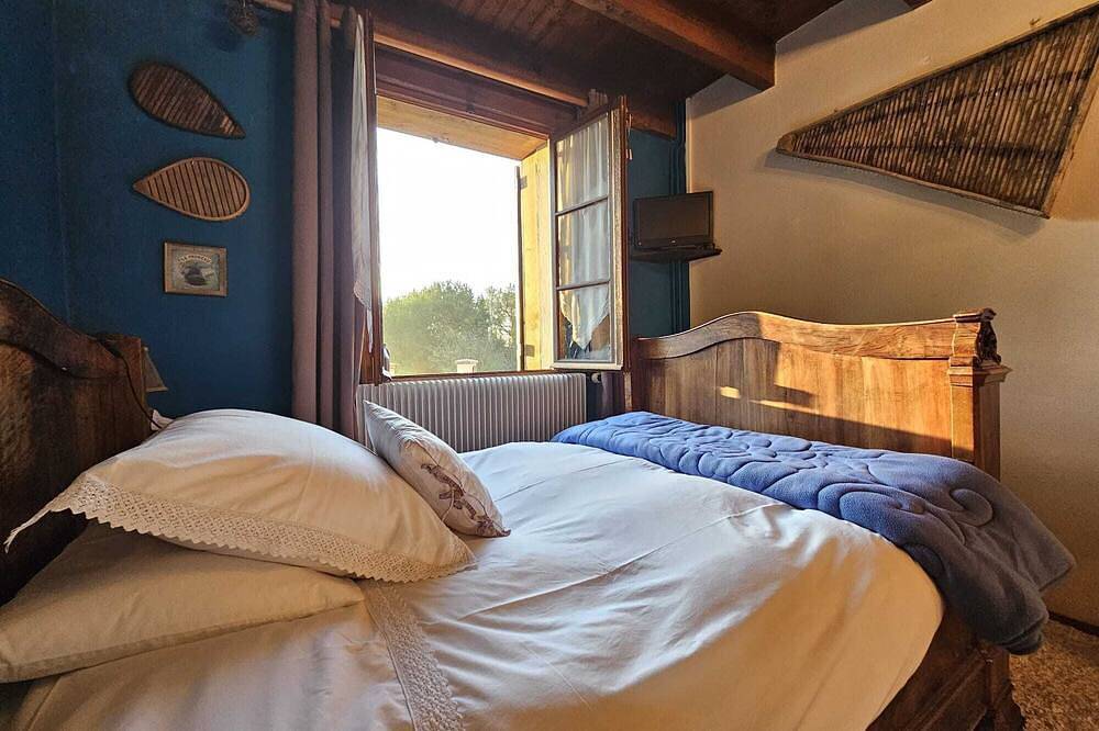 Garonne\" guest room, Nordic bath and swimming pool in Sigalens, Langon en omgeving