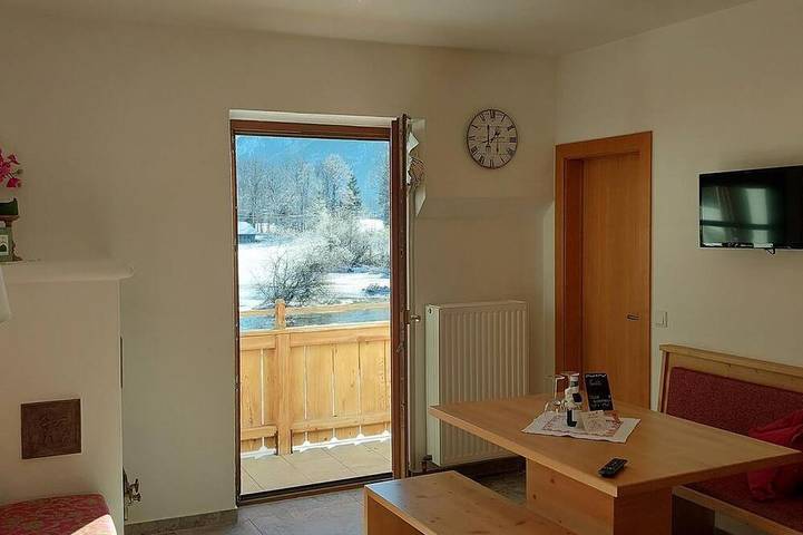 Ferienwohnung für 5 Personen, mit Garten und Balkon in Faistenau