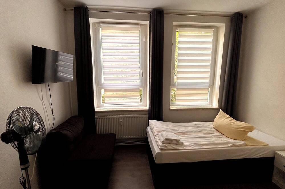 Wilhelmstraße 19 W1 - 2 Schlafzimmer mit Wohnzimmer in Neumünster, Schleswig-Holstein Binnenland