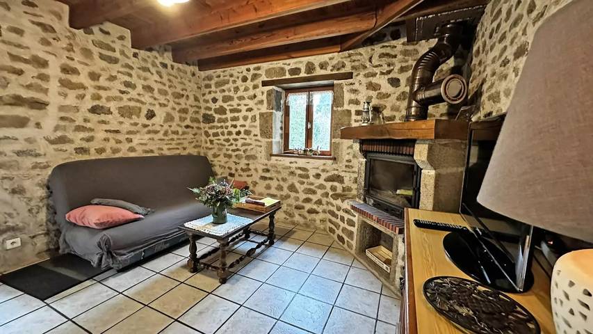 Gîte pour 2 personnes, avec jardin, animaux acceptés à Peyrat-le-Château - 4