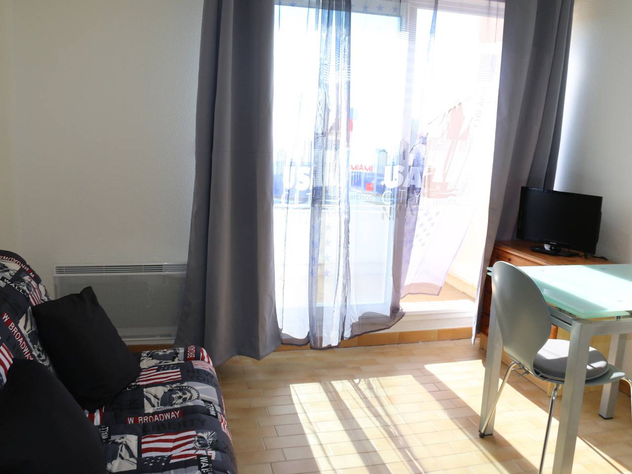 Entire studio, Cozy Studio for 2 with Ac, Pool Access & Secure Parking in Cap d'Agde, Agde