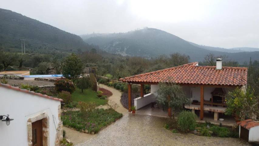 Casa de férias para 3 pessoas, com vista e piscina e ainda jardim no Centro