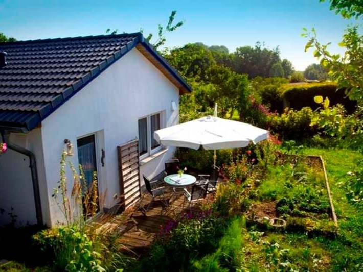 Bungalow für 4 Personen, mit Terrasse und Garten in Sassnitz