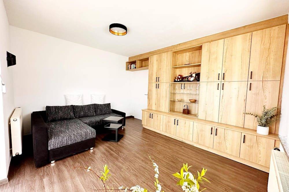 Ganze Wohnung, Ferienwohnung 63 qm, Terrasse mit Blick auf die Berge, Schlafzi., Wohnzi., Duwc, max.4 Pers in Ruhpolding, Bayerische Alpen