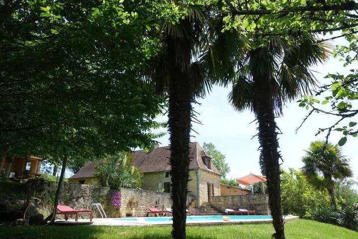 Location de vacances pour 8 personnes, avec jardin ainsi que piscine et vue, animaux acceptés à Fleurac - 4