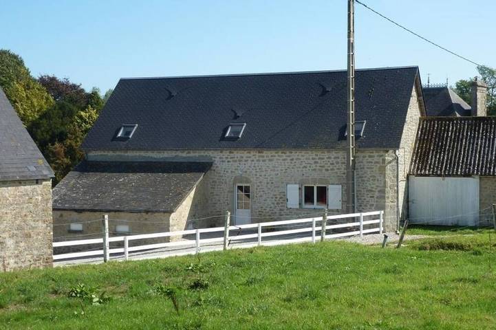 Gîte pour 9 personnes, avec terrasse, animaux acceptés