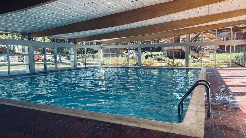 Ferienhaus für 7 Personen, mit Garten und Pool im Jura