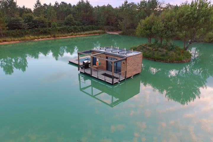 Boot für 4 Personen, mit Terrasse und Seeblick, mit Haustier in Frankreich