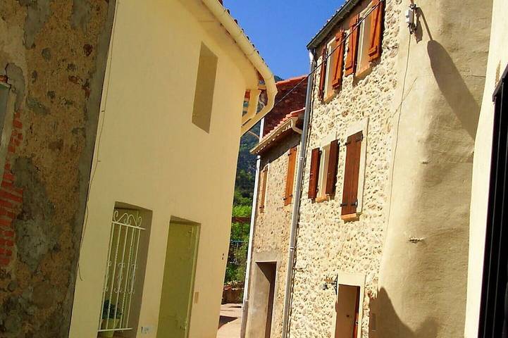 Gîte pour 4 personnes, avec Balcon à Estoher
