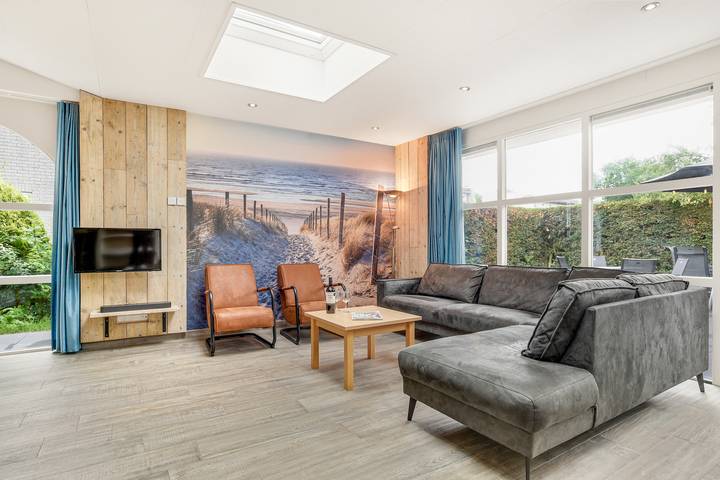 Ferienhaus für 10 Personen, mit Terrasse und Sauna sowie Balkon/Terrasse in Schouwen-Duiveland