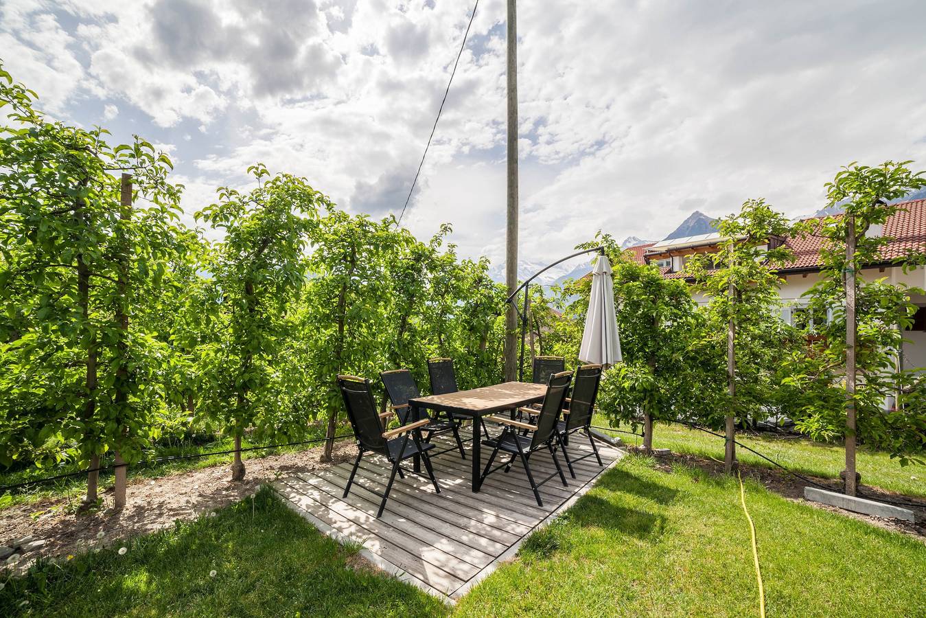 Appartement entier, Appartement "Mosttragerhof 1" avec vue sur les montagnes, piscine partagée et Wi-Fi in San Giorgio (Scena), Scena