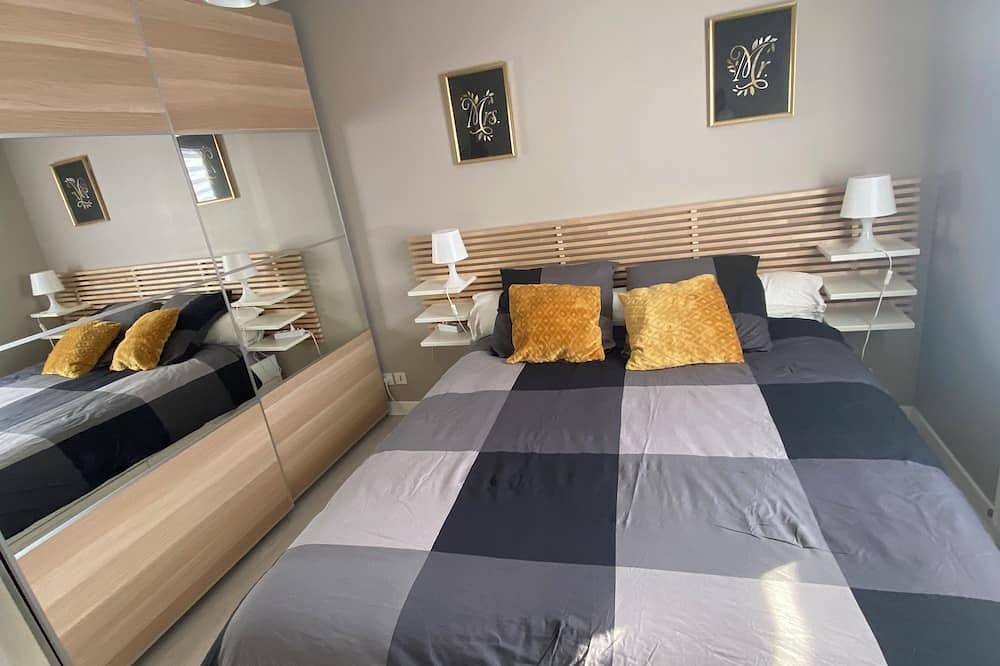 Superb spacious bedroom in Saint-Rémy-en-Rollat, Vichy region