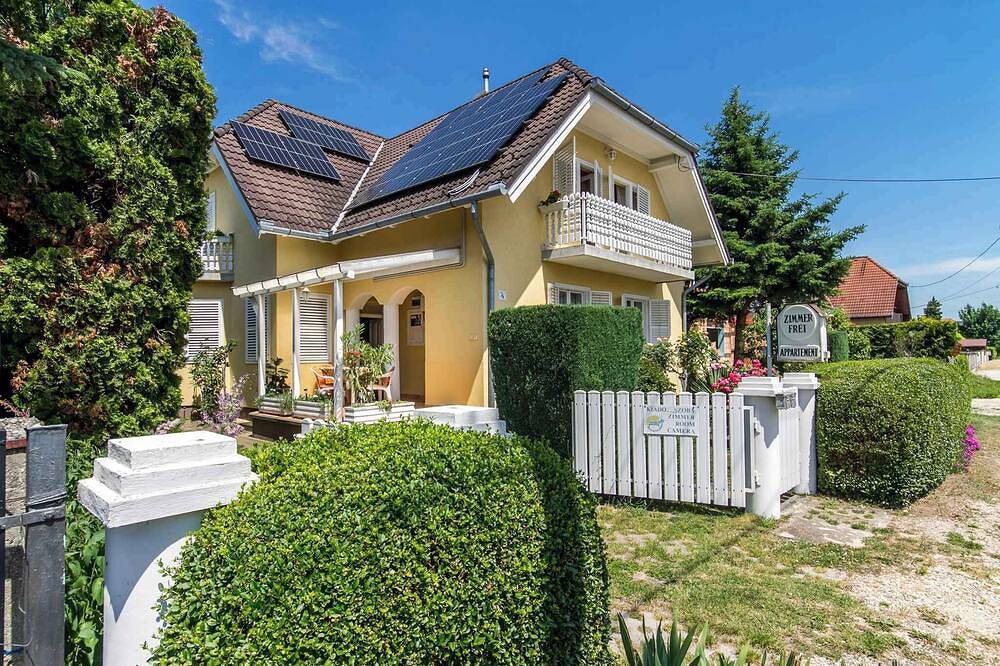 Ganze Wohnung, Ferienwohnung mit Pool und Klimaanleg in Keszthely, Balaton Region