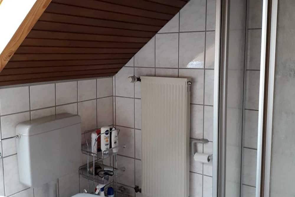 Ganze Wohnung, Ferienwohnung 2 (Dachgeschoss) - Ferienwohnungen Hof Münch in Kleinern, Edertal