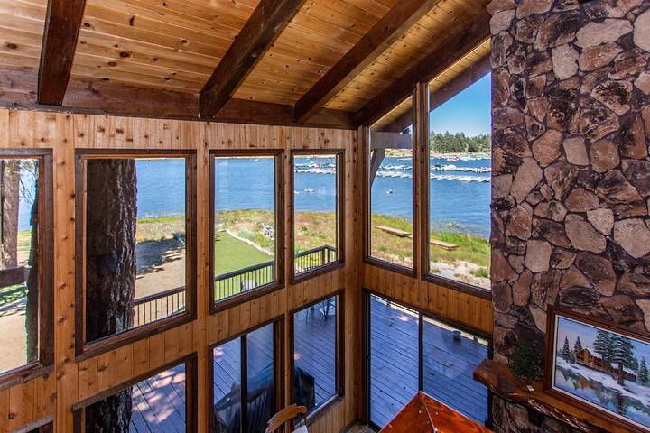 Vacation rental for 14 people, with yard in Big Bear Lake