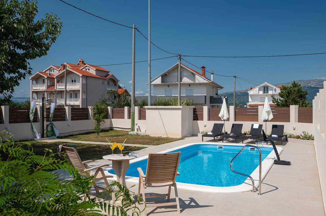 Neu! Villa Josefina mit beheiztem Pool in Dalmatinisches Zagora