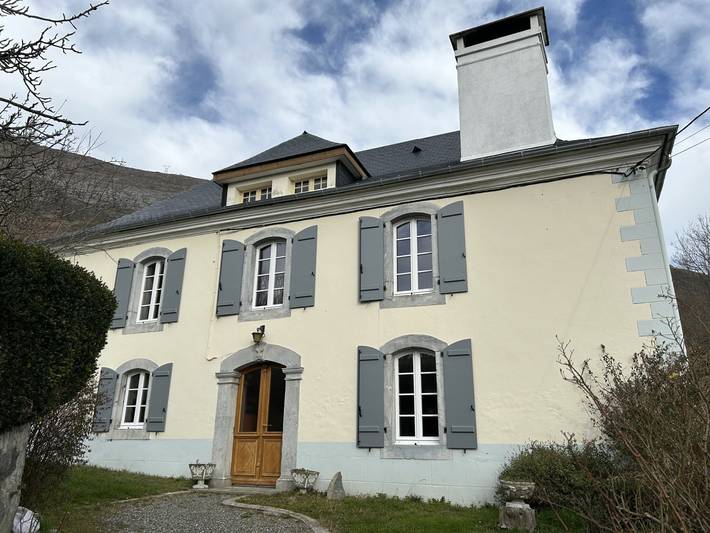 Gîte pour 9 personnes, avec terrasse et jardin - 1