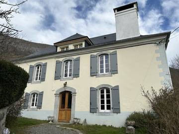 Gîte pour 9 personnes, avec jardin et terrasse à Salles (Hautes-Pyrénées)