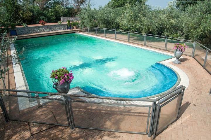 Appartamento per 4 persone, con giardino e idromassaggio nonché piscina, adatto a famiglie con bambini ai Castelli Romani