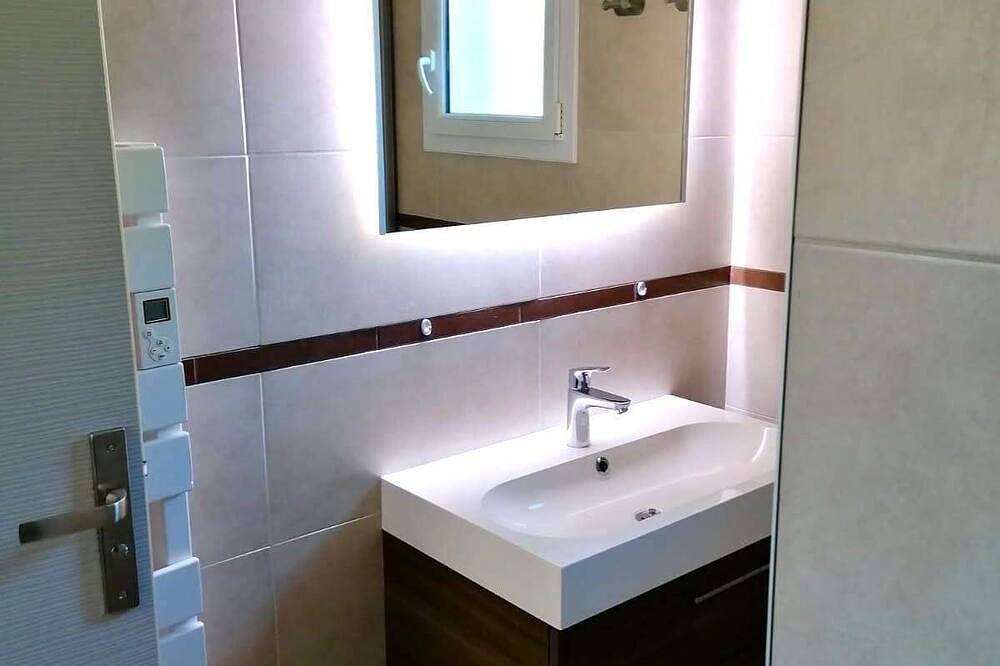 Little House - Ein Schlafzimmer Villa, Schläft 2 in Saint-Cézaire-sur-Siagne, Cannes und Umgebung