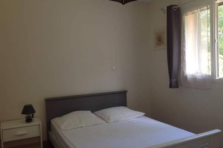 Gîte pour 4 personnes, avec jardin et terrasse à Solliès-Toucas - 2