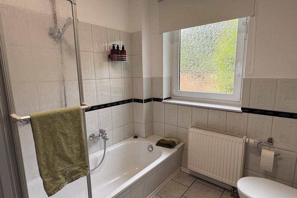 Ganze Wohnung, Moderne 2-Zimmer-Wohnung mit überdachter Terrasse in Winsen (Luhe), Nordheide
