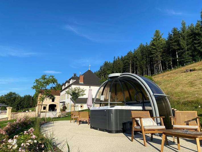 Maison d’hôte pour 4 personnes, avec Terrasse et Jacuzzi ainsi que Jardin et Vue