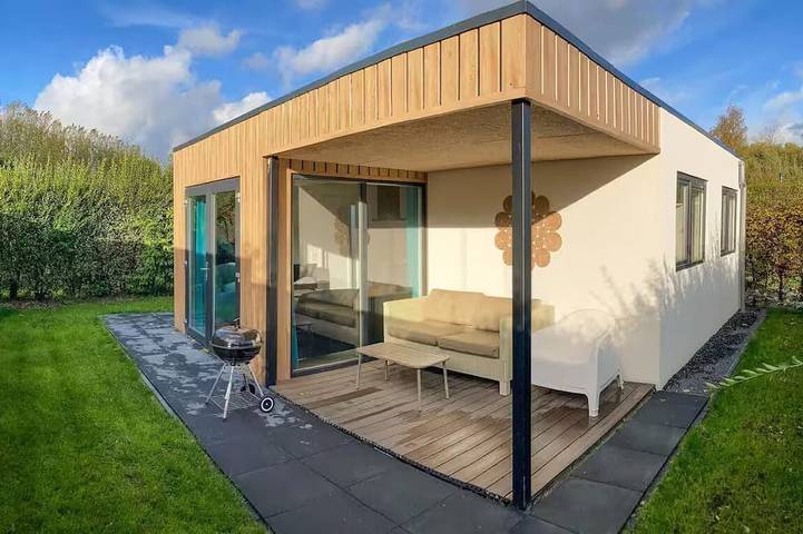 Ferienhaus für 4 Personen, mit Pool und Whirlpool sowie Garten und Sauna