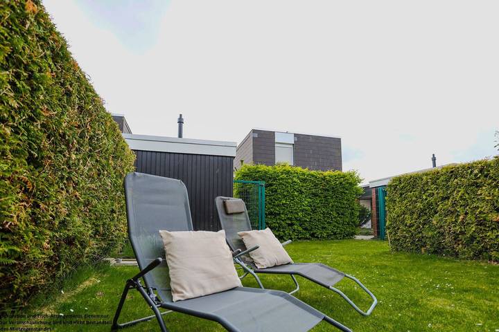 Ferienwohnung für 4 Personen, mit Terrasse und Garten in Schillig - 2