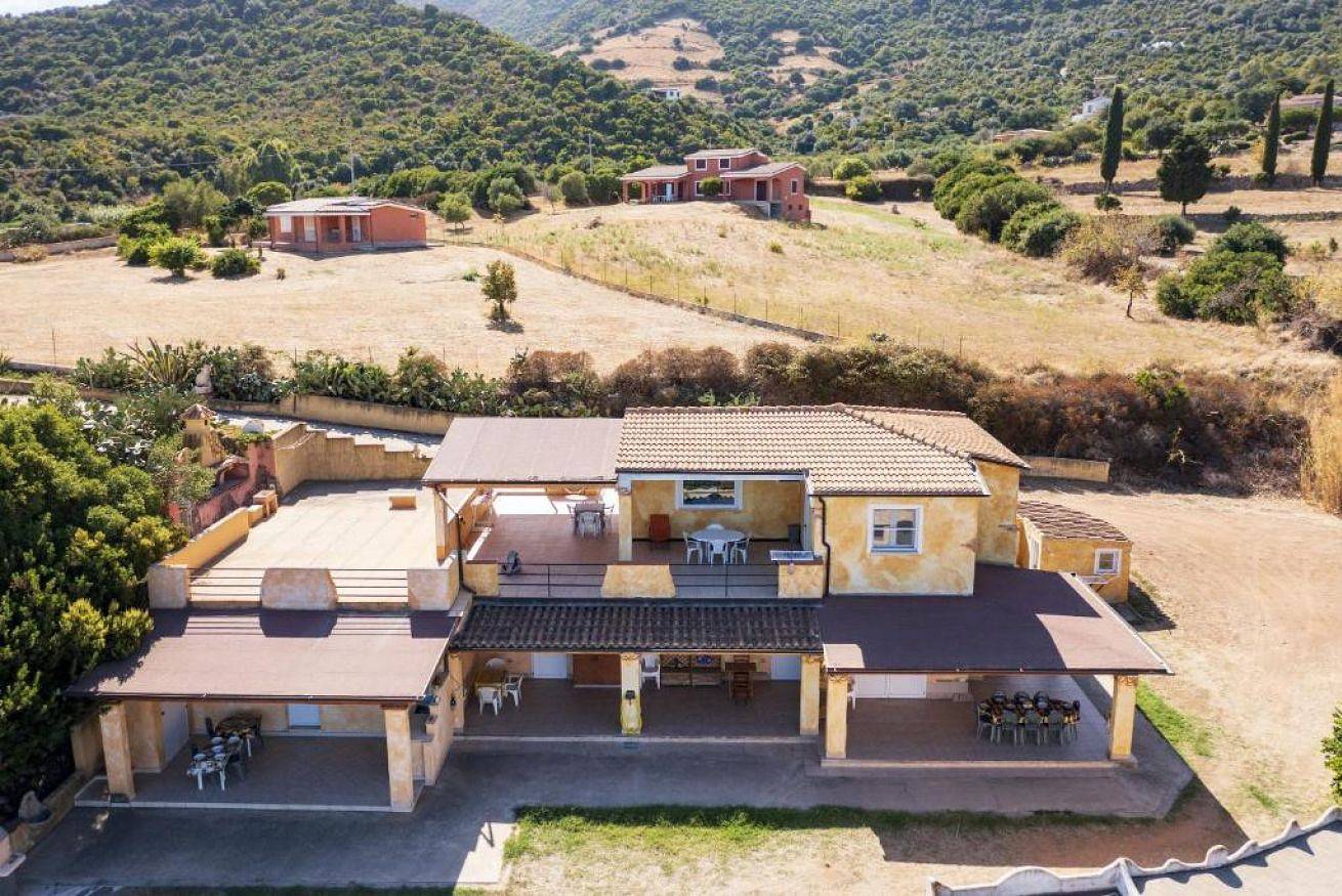 Geheel appartement, Vakantieappartement voor 6 personen met balkon/terras in Tertenia, Provincie Ogliastra