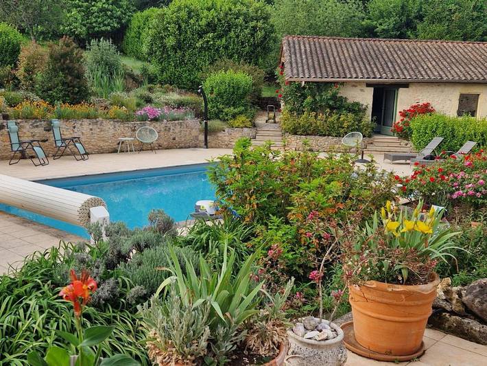 Gîte pour 2 personnes, avec piscine ainsi que jardin et vue à Veyrines-de-Vergt - 2