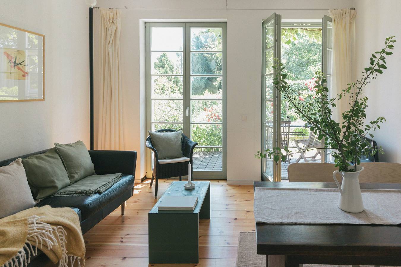 Ganze Wohnung, Turmvilla Appartement mit Pergola am Mühlenberg in Plötzin, Werder