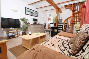 Gîte pour 4 personnes, avec piscine ainsi que jardin et terrasse à Anneyron