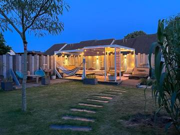 Chambre d’hôte pour 2 personnes, avec jacuzzi et jardin ainsi que terrasse et piscine dans la Sarthe