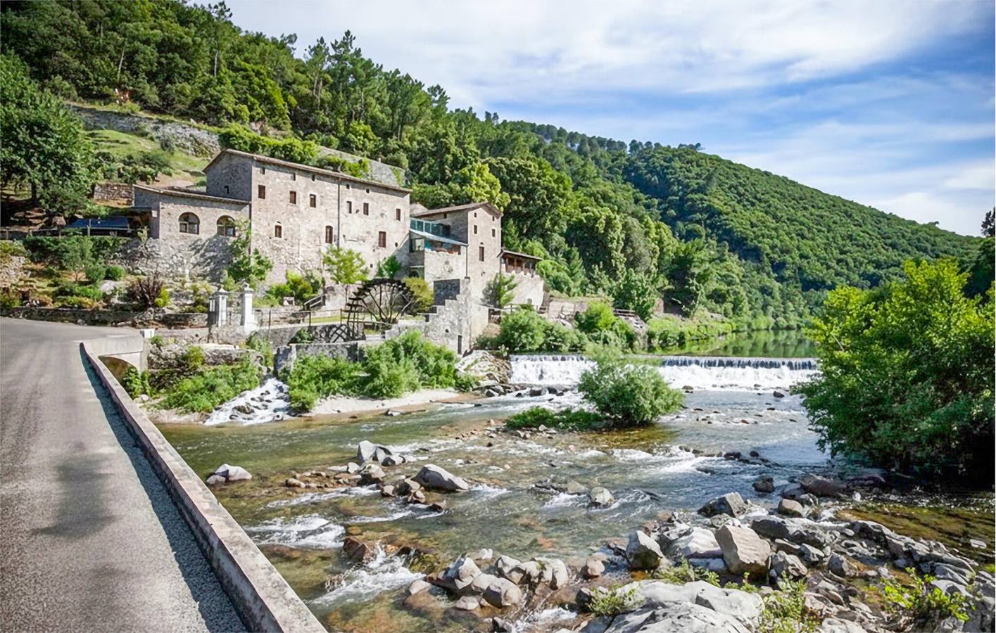 Appartement confortable de 300 m² avec piscine, Wi-Fi et parking - À 1,5 km du centre de Générargues in Corbès, Parc national des Cévennes
