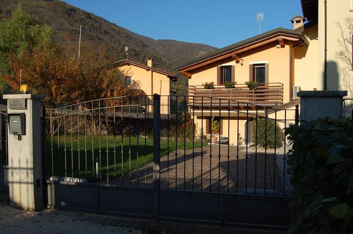 Location de vacances pour 3 personnes, avec vue et jardin à Polcenigo - 2