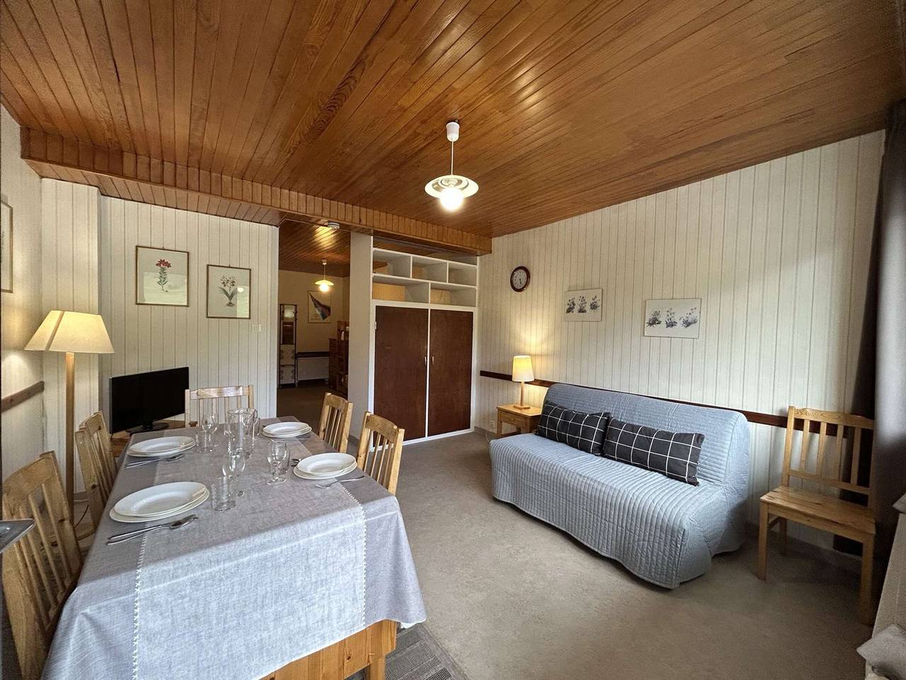 Entire apartment, Cozy Studio for 4 in Montgenèvre, Ski-in/Ski-out, Ski Locker, Optional Services in Montgenèvre, Briançon region