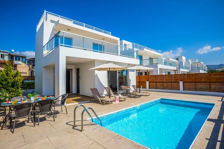 Villa for 6 people, with terrace in Peyia