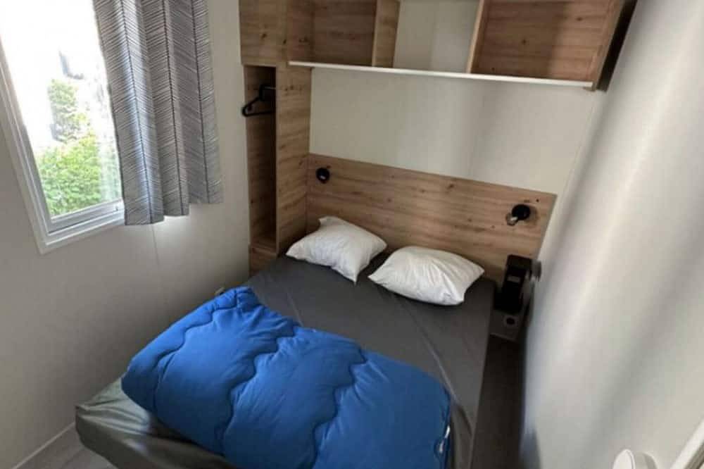 Casa móvil acogedora con terraza - 4 personas in Challes-les-Eaux, Chambéry region
