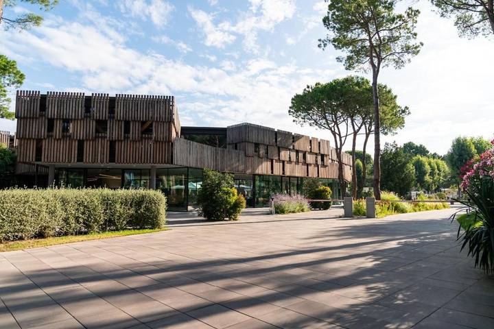 Camping für 4 Personen, mit Terrasse und Garten sowie Pool in Punta Sabbioni