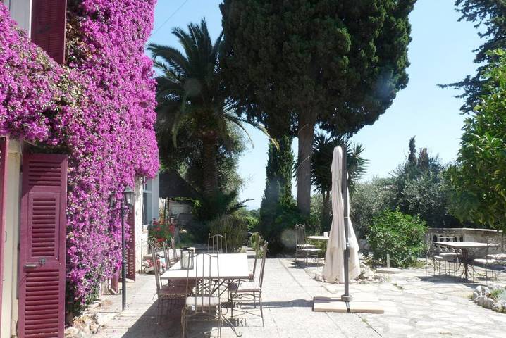 Chambre d’hôte pour 3 personnes, avec jardin et terrasse ainsi que piscine et vue à Nice - 2
