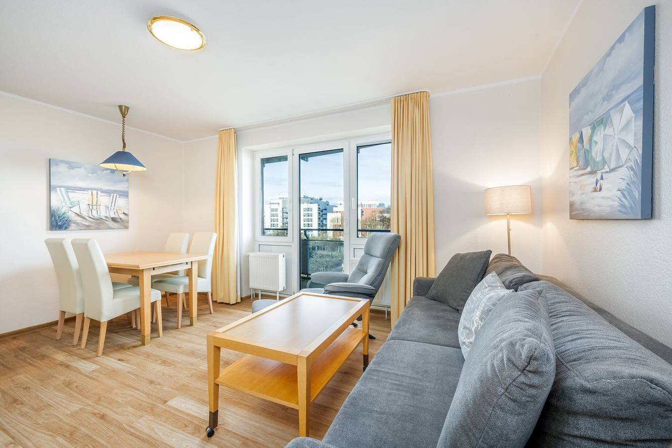 Ganze Wohnung, Ferienwohnung an der Nordsee mit Balkon, Meerblick und direktem Strandzugang in Schillig Strand, Wangerland