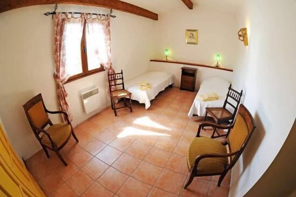 Grande maison, piscine privée, proche Béziers et Canal du Midi, calme garanti in Béziers, Côte méditerranéenne (France)