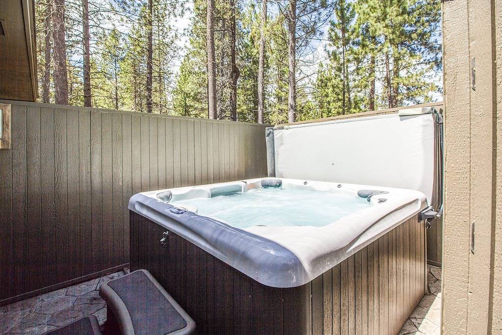 Privater Whirlpool, Dorf zu Fuß erreichbar, Klimaanlage, Holzkamin in Sunriver, Deschutes County