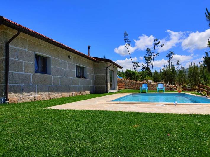 Casa de vacaciones para 10 personas, con jardín además de vistas y piscina - 1